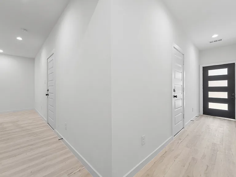 206 W Brooklyn Ave — Photo 12