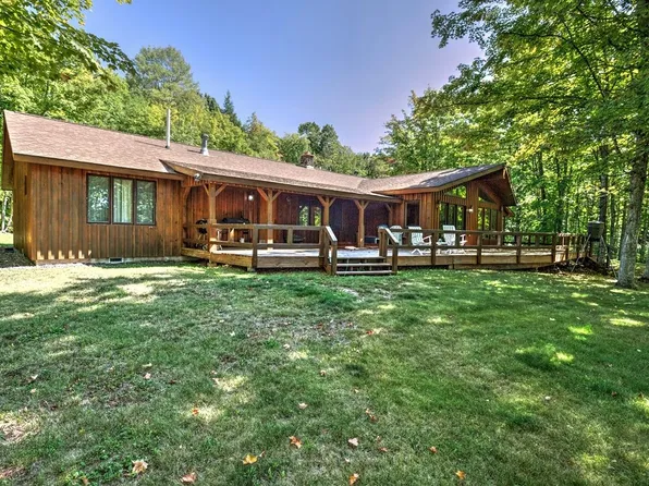 9459 E Shore Rd, Marenisco, MI 49947