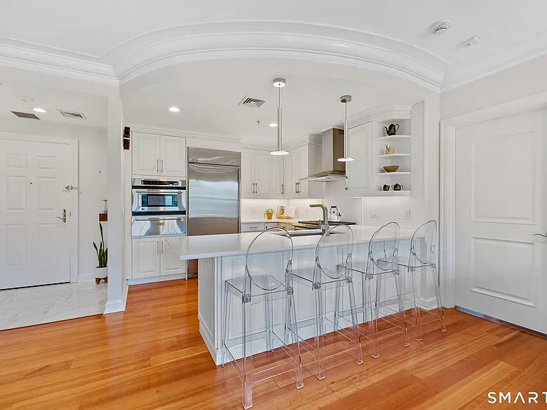 85 Memorial Rd #205 — Photo 3
