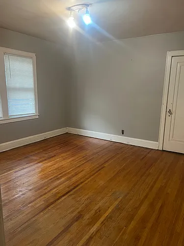 1907 Willow Ave N #1 Photo 1