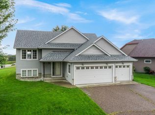 1337 Eagle Ct, New Richmond, WI 54017