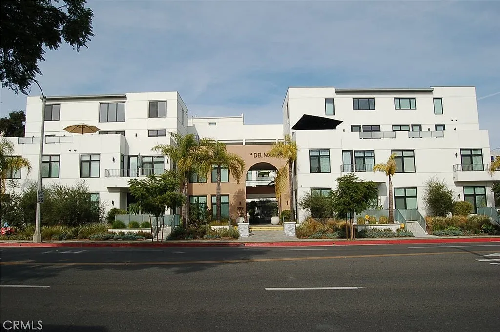 2 bed, 1220 sqft, $4,500 — Photo 2