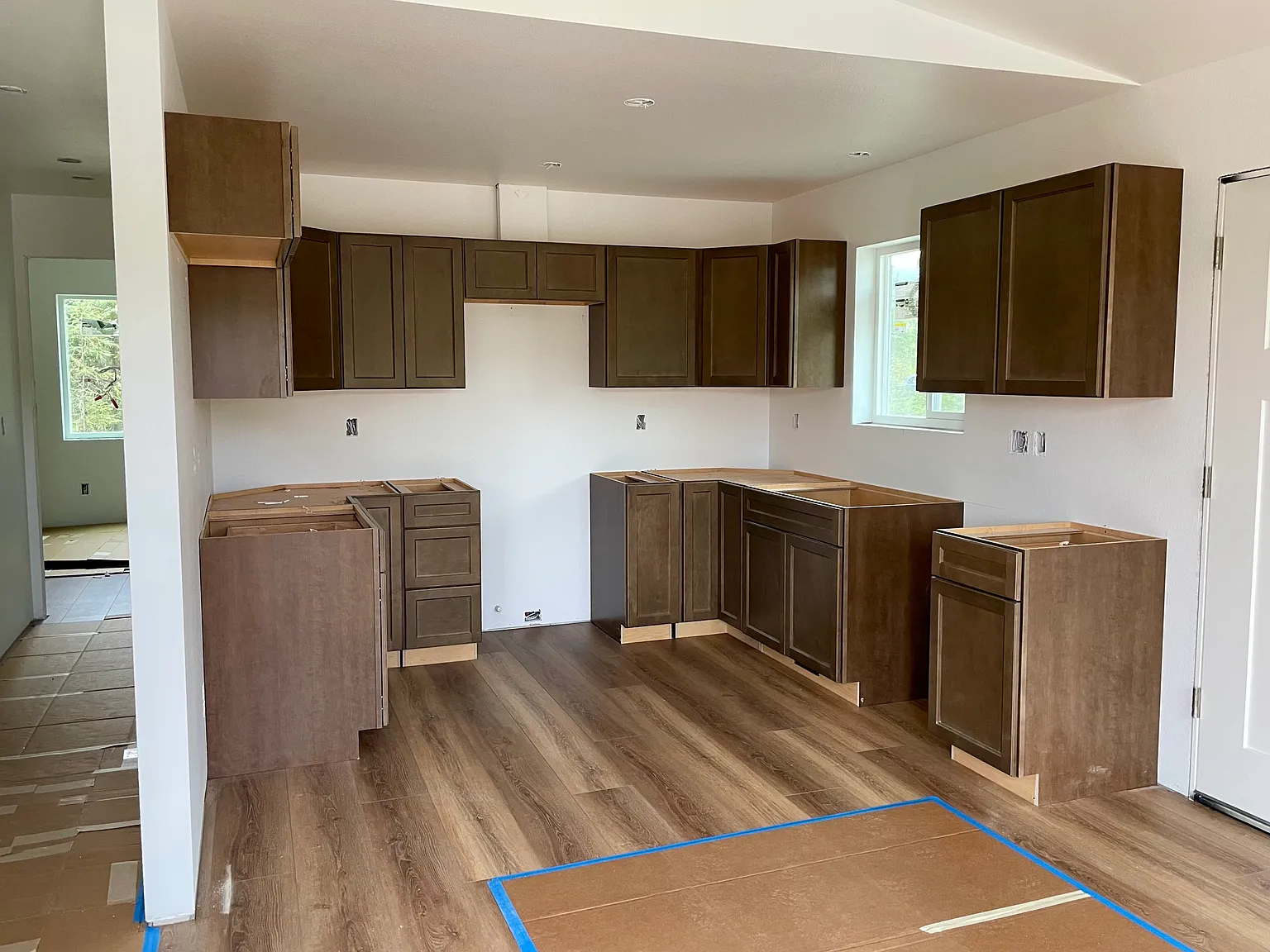 6737 W Queen Anne Ave — Photo 4