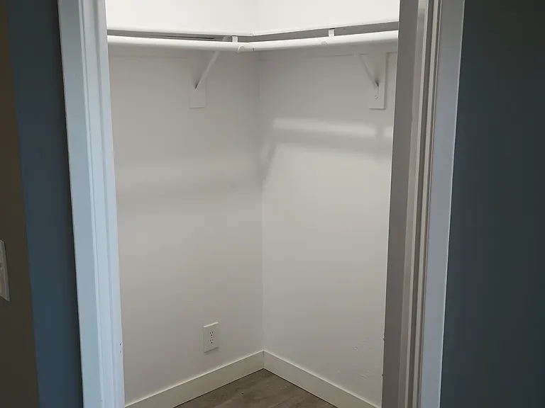218 W Vermont Ave #10 — Photo 7