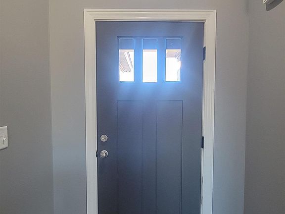 3rd image of 176 Pintail Pointe