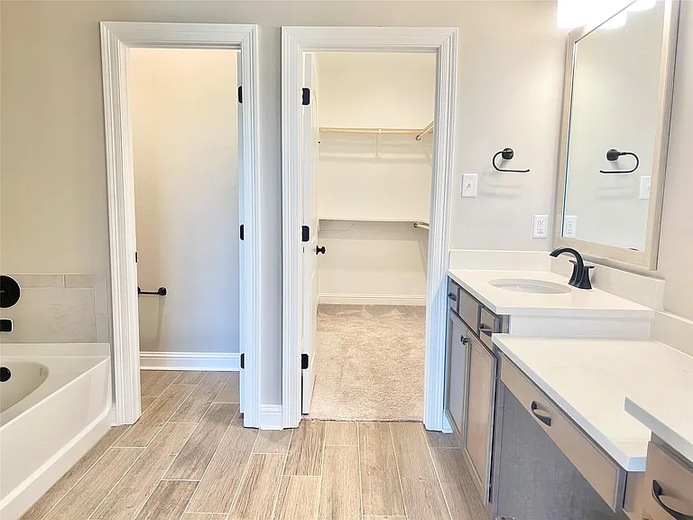 102 Jleigh Ln #J — Photo 11
