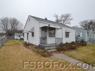 2402 Pacific St, Davenport, IA 52804