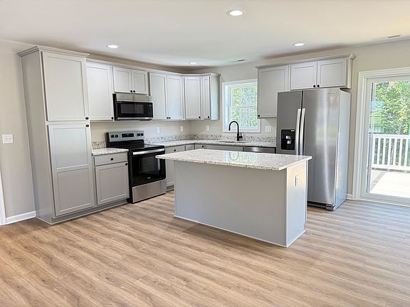 5th image of 607 6th St
