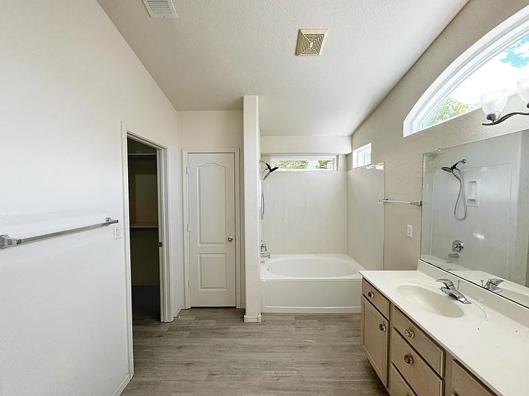 7152 Elk Creek Rd NE — Photo 18