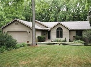 22806 Sunset Dr, Kalamazoo, MI 49009