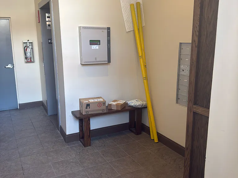 500 N Damen Ave #205 — Photo 64