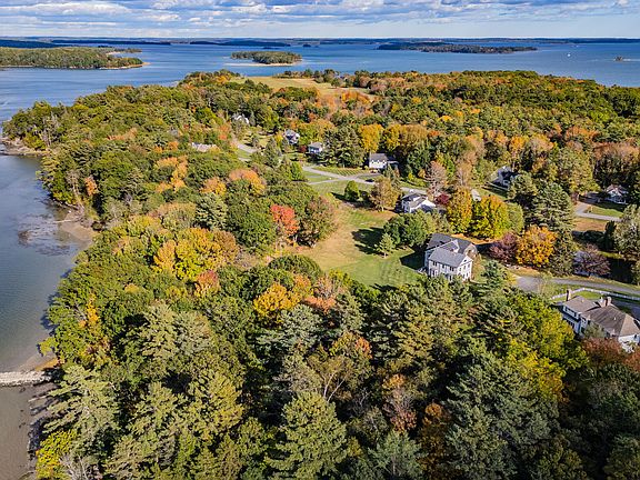 3rd image of 54 Royall Point Road
