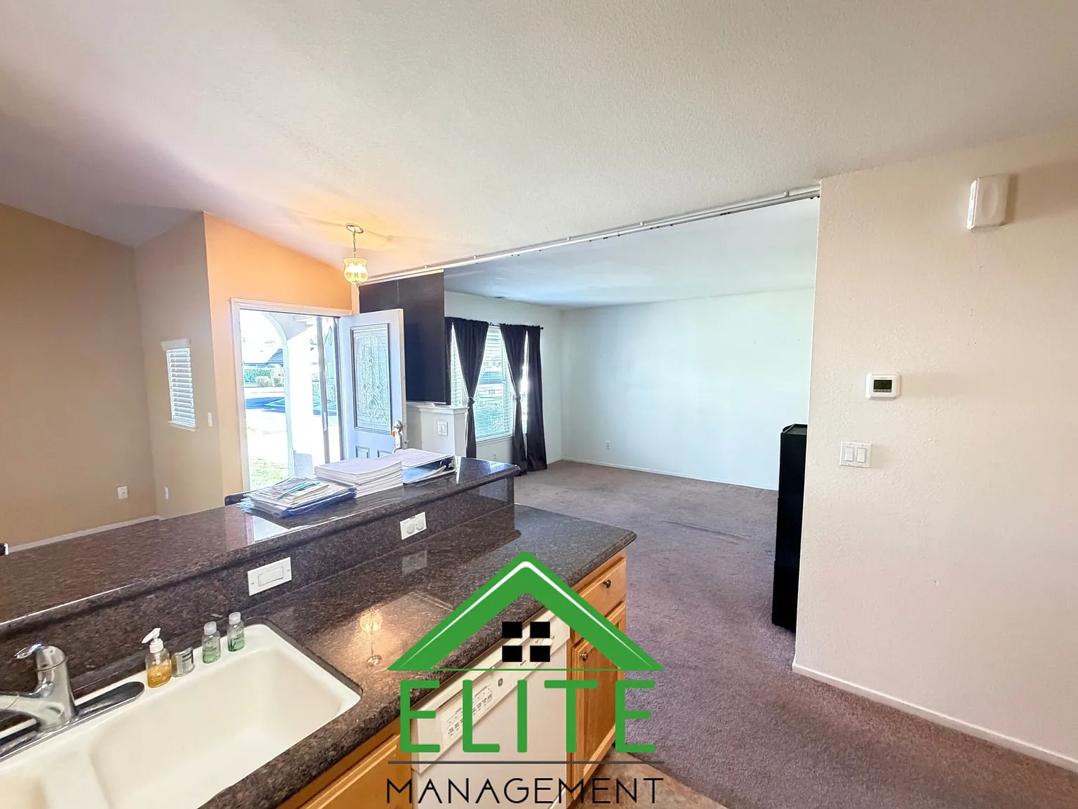 2 bed, 1352 sqft, $2,300 — Photo 4