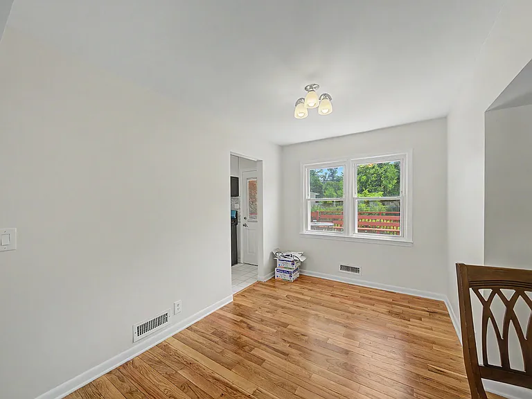 35-10 Lindsay Rd — Photo 7