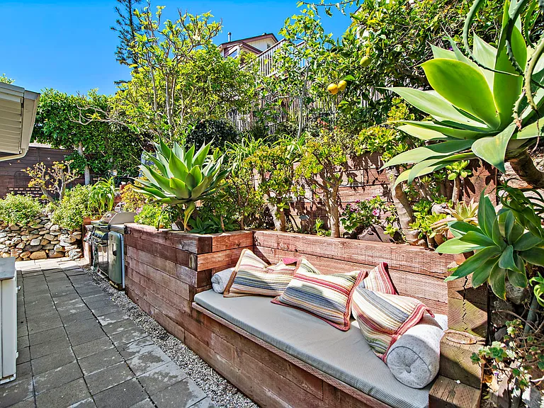 32060 Virginia Way — Photo 37