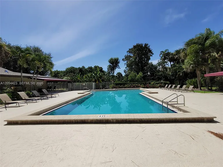 7523 Greenlake Way #C — Photo 35