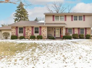 2333 Misty Ln, Waukesha, WI 53186