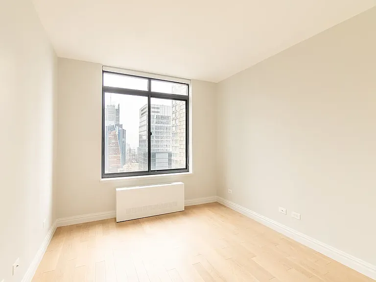 235 W 48th St #44C — Photo 6