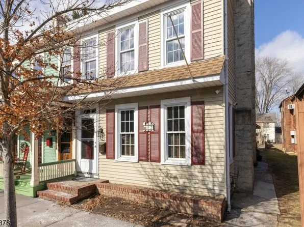 52 Perry St, Lambertville City, NJ 08530