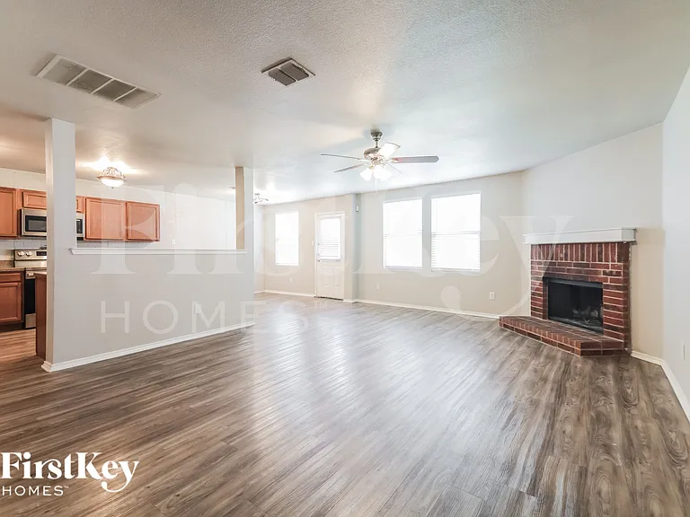 11036 Rankin Dr — Photo 3
