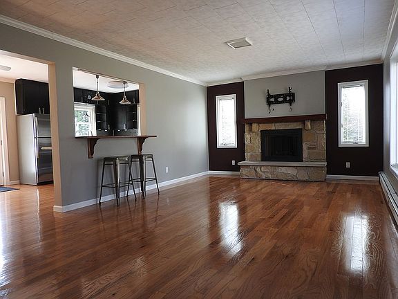 4th image of 311 Walnut St