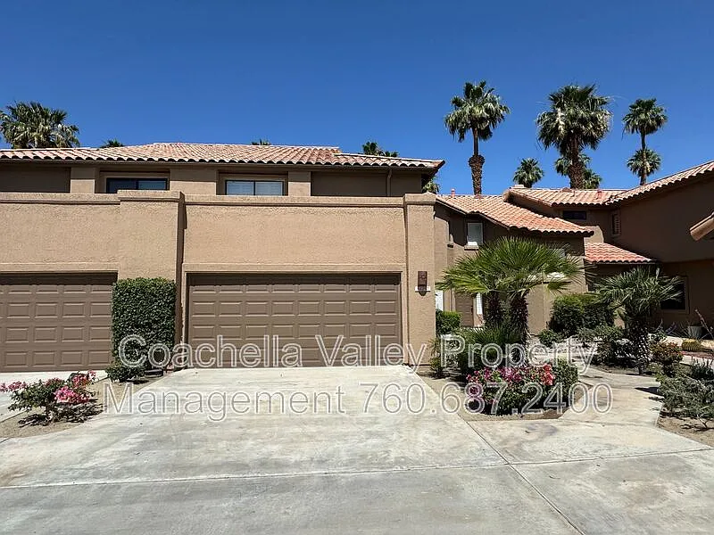3 bed, 2.0 bath, 1700 sqft, $2,395 — Photo 2