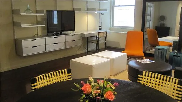 Rented by R New York | media 19