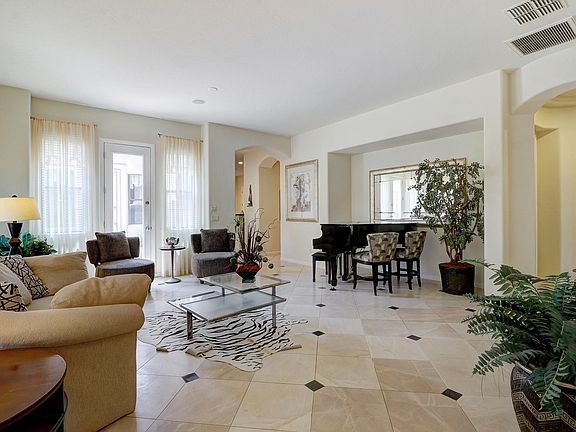 4th image of 743 W Juniper Ln