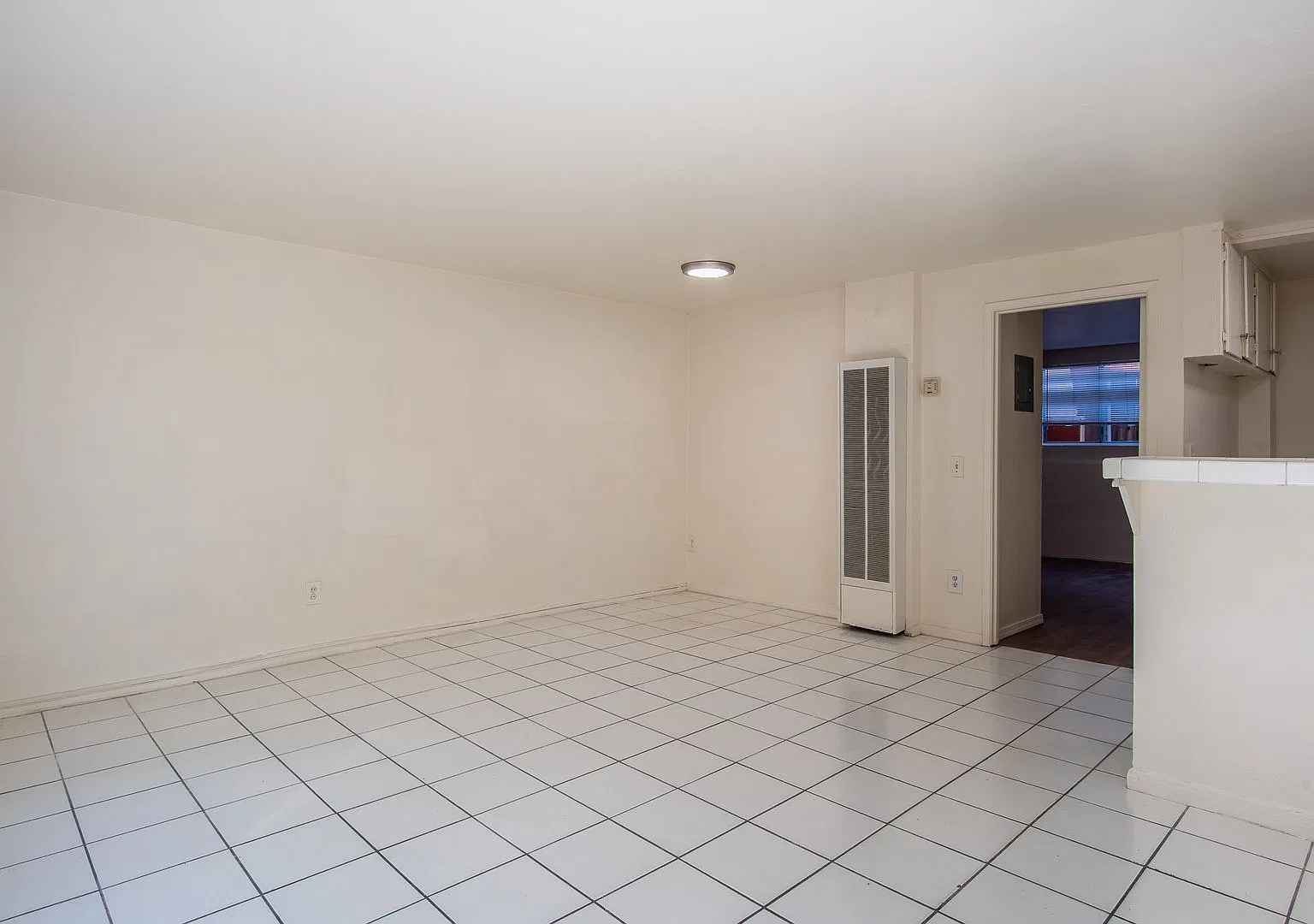 3712 Hemlock Street — Photo 3