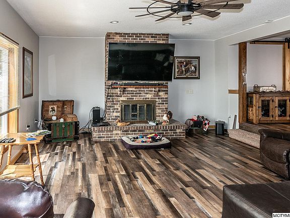3rd image of 3084 Youngblood Ave
