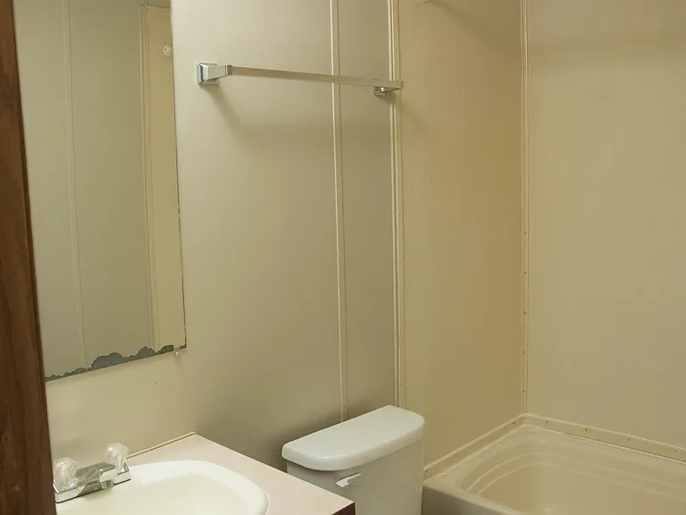 1035 Hickory St — Photo 11
