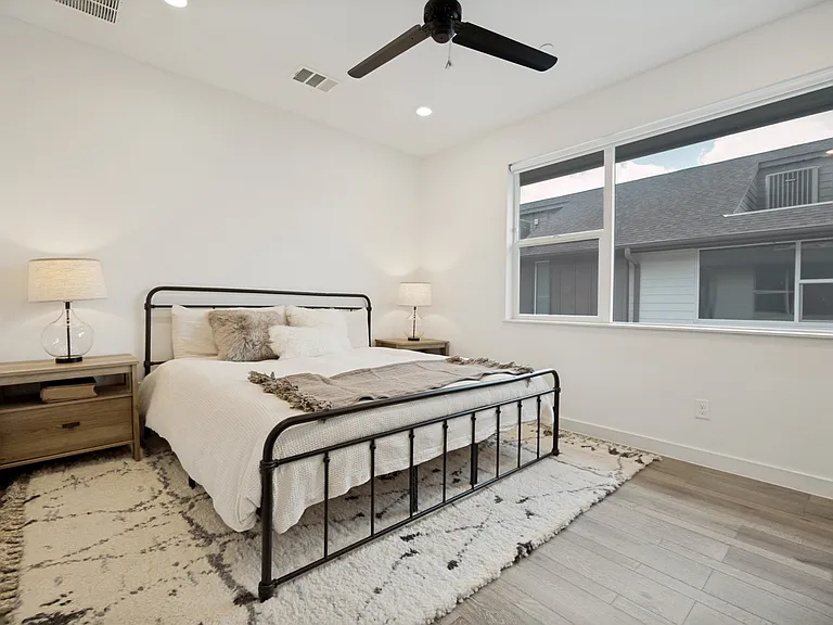 5018 Bryan St #201 — Photo 8