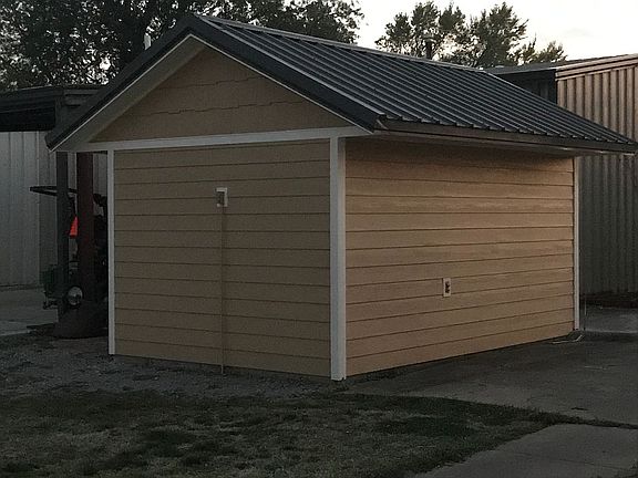 Shower Building with toilet 