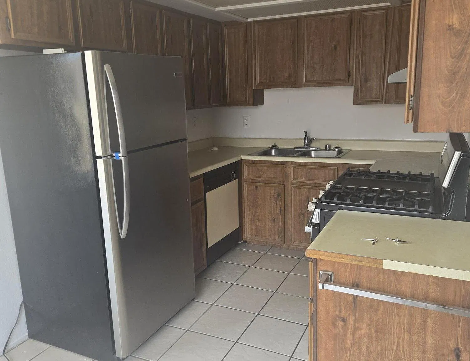 2 bed, 1.0 bath, 1076 sqft, $950 — Photo 3