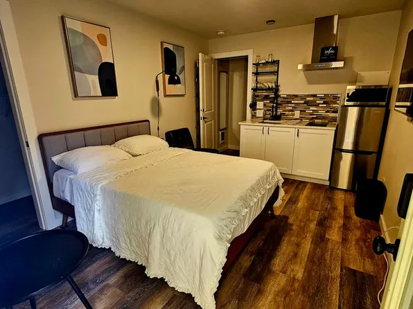 1044 NW Dragonstone St, Bremerton, WA 98311