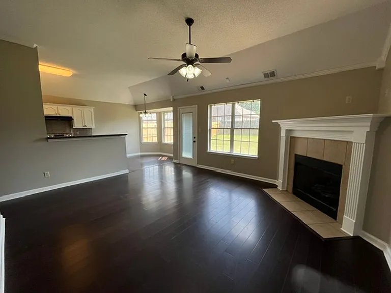 4305 Carroll Dr — Photo 2