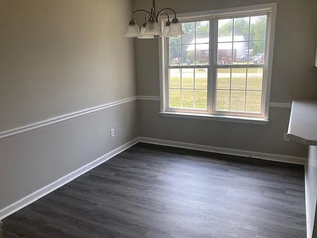 704 Seaton Ct — Photo 6
