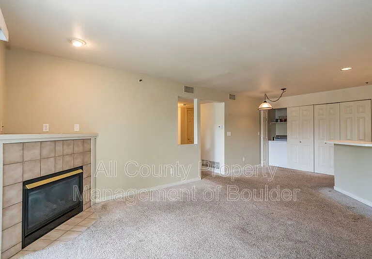 33 S Boulder Cir #209 — Photo 5