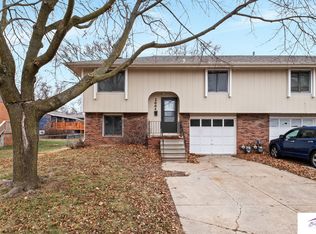 2664 N 93rd St, Omaha, NE 68134