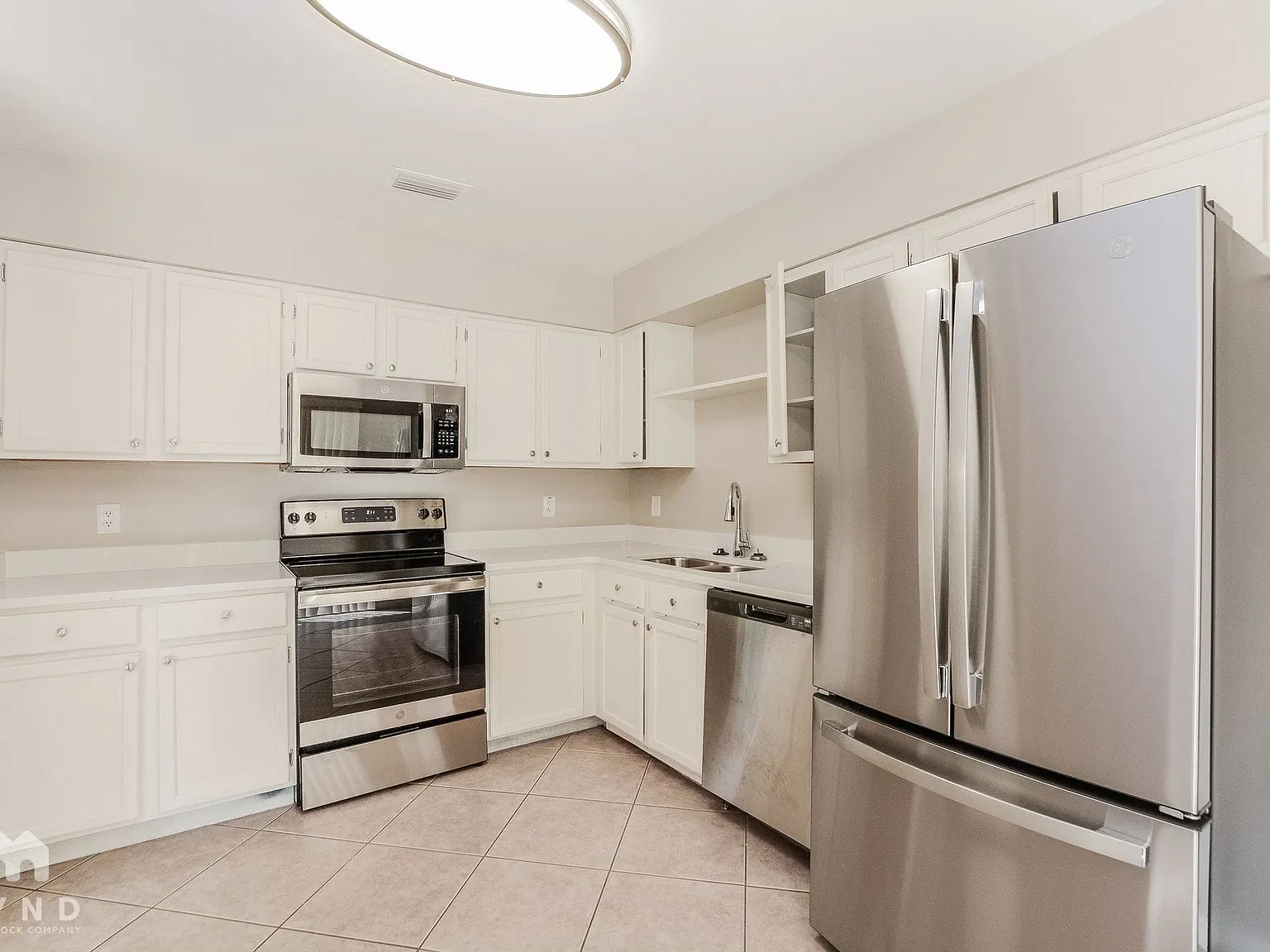 3 bed, 2.0 bath, 1534 sqft, $2,175 — Photo 2
