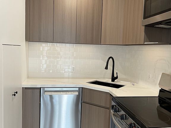3rd image of 14-09 31st Ave #4A