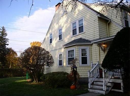 2nd image of 382 Pine St
