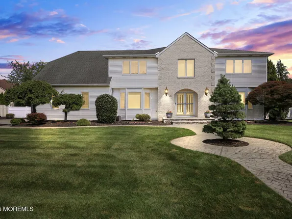 21 Musket Lane, Eatontown, NJ 07724