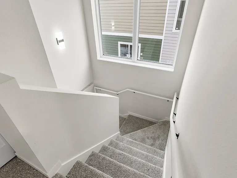 979 Wisdom Rd — Photo 18