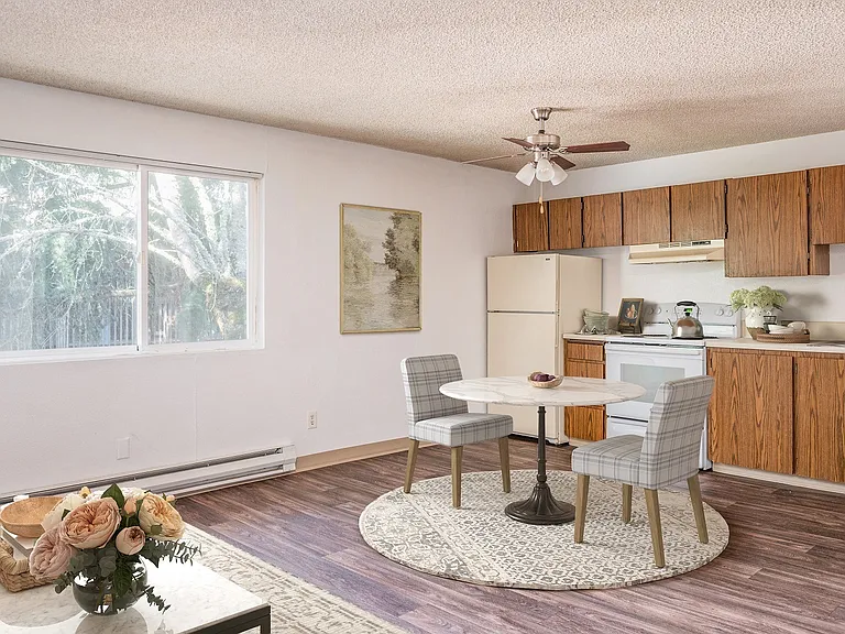 Rose Villa Apartments — Photo 13