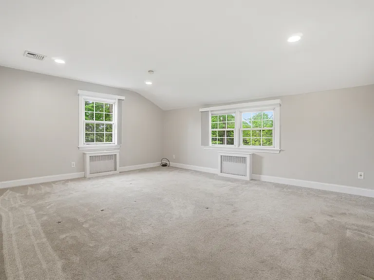 45 Oakland Ave — Photo 14