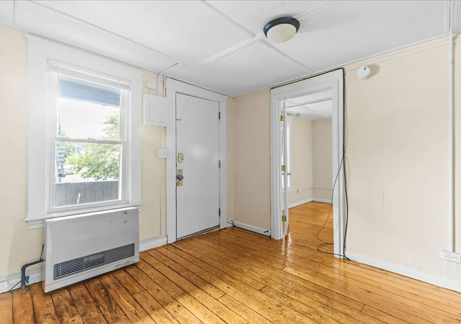 47 Willow St — Photo 2