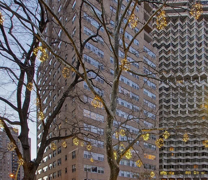 1st image of 220 W Rittenhouse Sq APT 16C