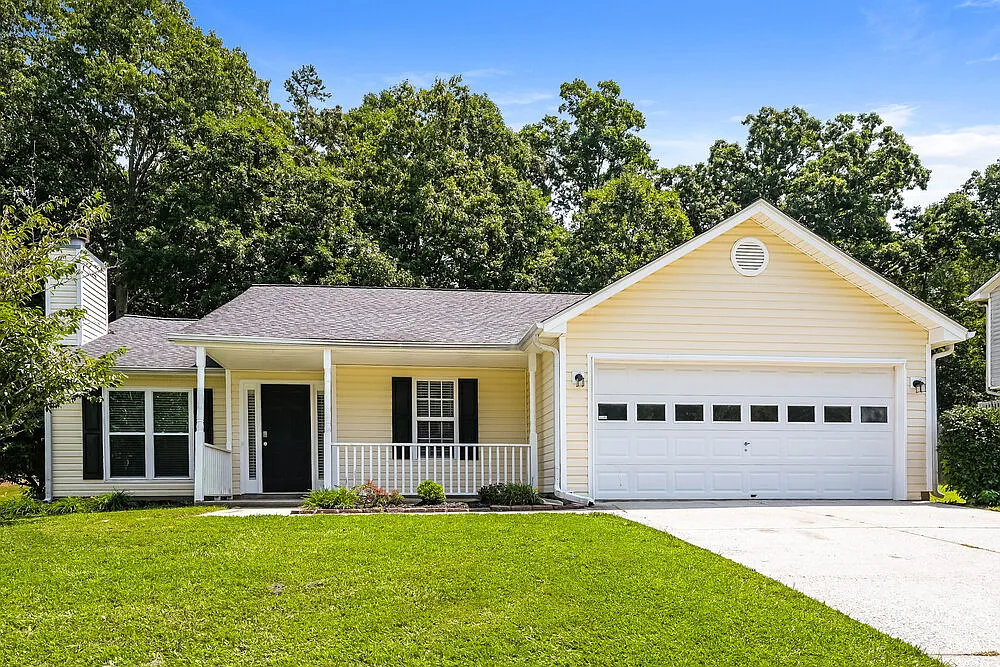 3 bed, 2.0 bath, 1538 sqft, $2,065 — Photo 1