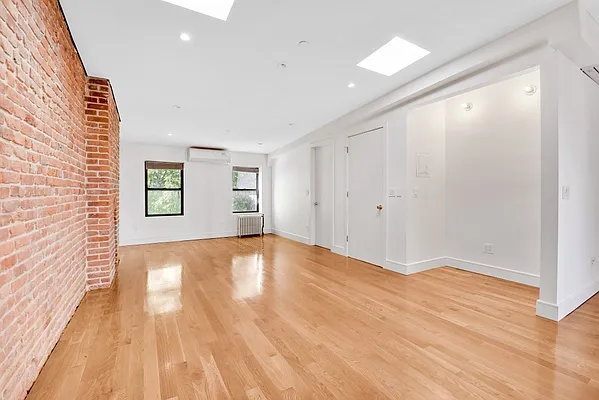 Rented by Nomad Property Group, LLC | media 15